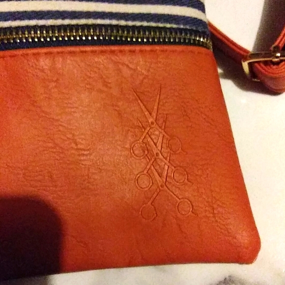 💇 Stylist Crossbody - Picture 2 of 8